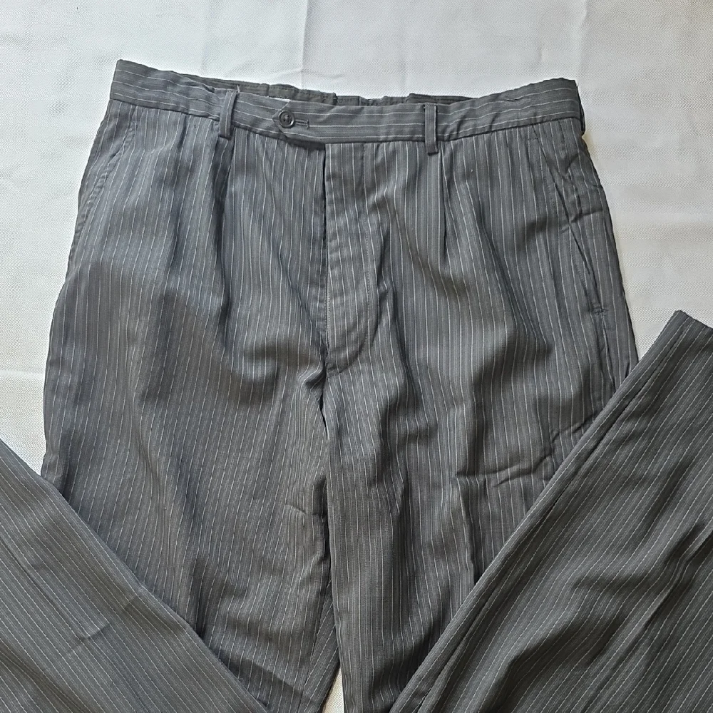 🌸Armani Men's Gray Pinstripe Pants Waist‎ 40 ×31